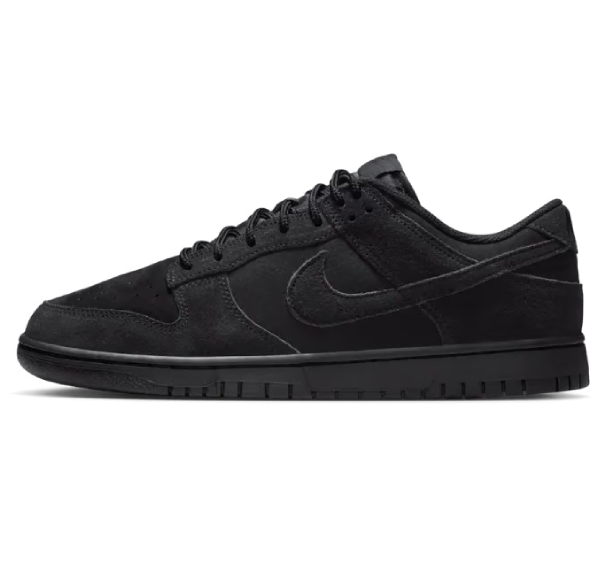 NIKE DUNK LOW SE TRIPLE BLACK